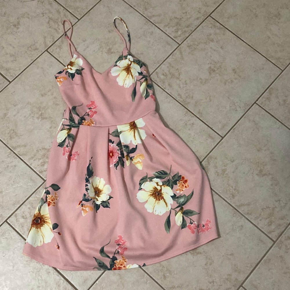Pink floral flowy dress. Size M, from Monteau